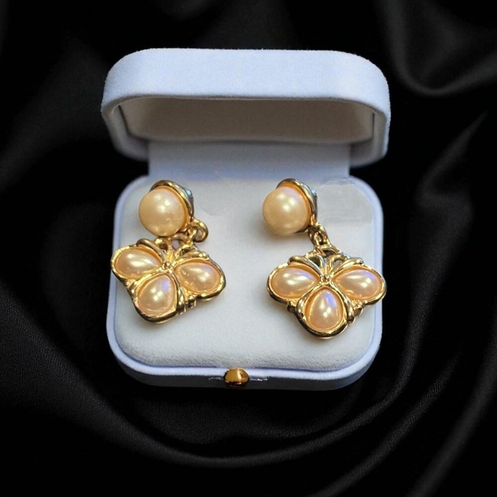 Vintage Gold Pearl Flower Dangle Pierced Earrings